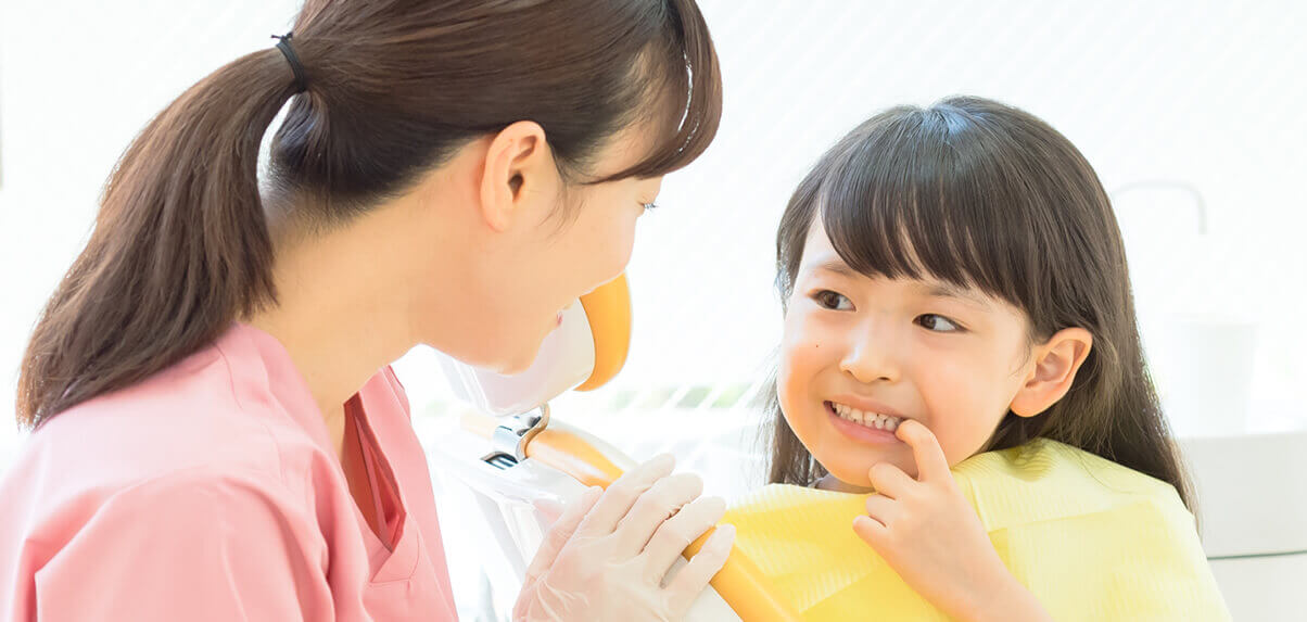 痛くない治療を受ける子ども